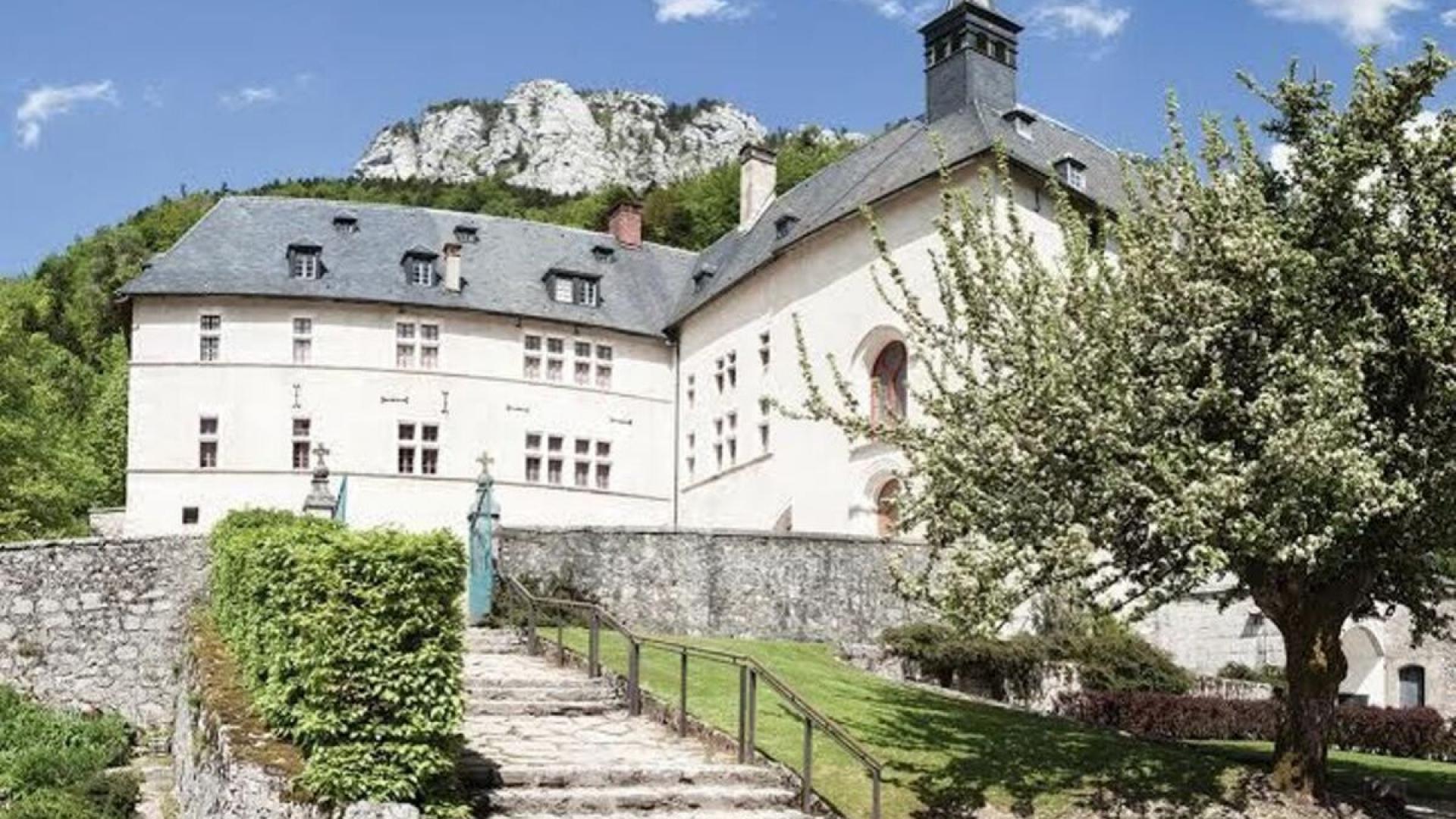 Nos meilleures adresses où trouver de la liqueur de Chartreuse ! Site Officiel de la